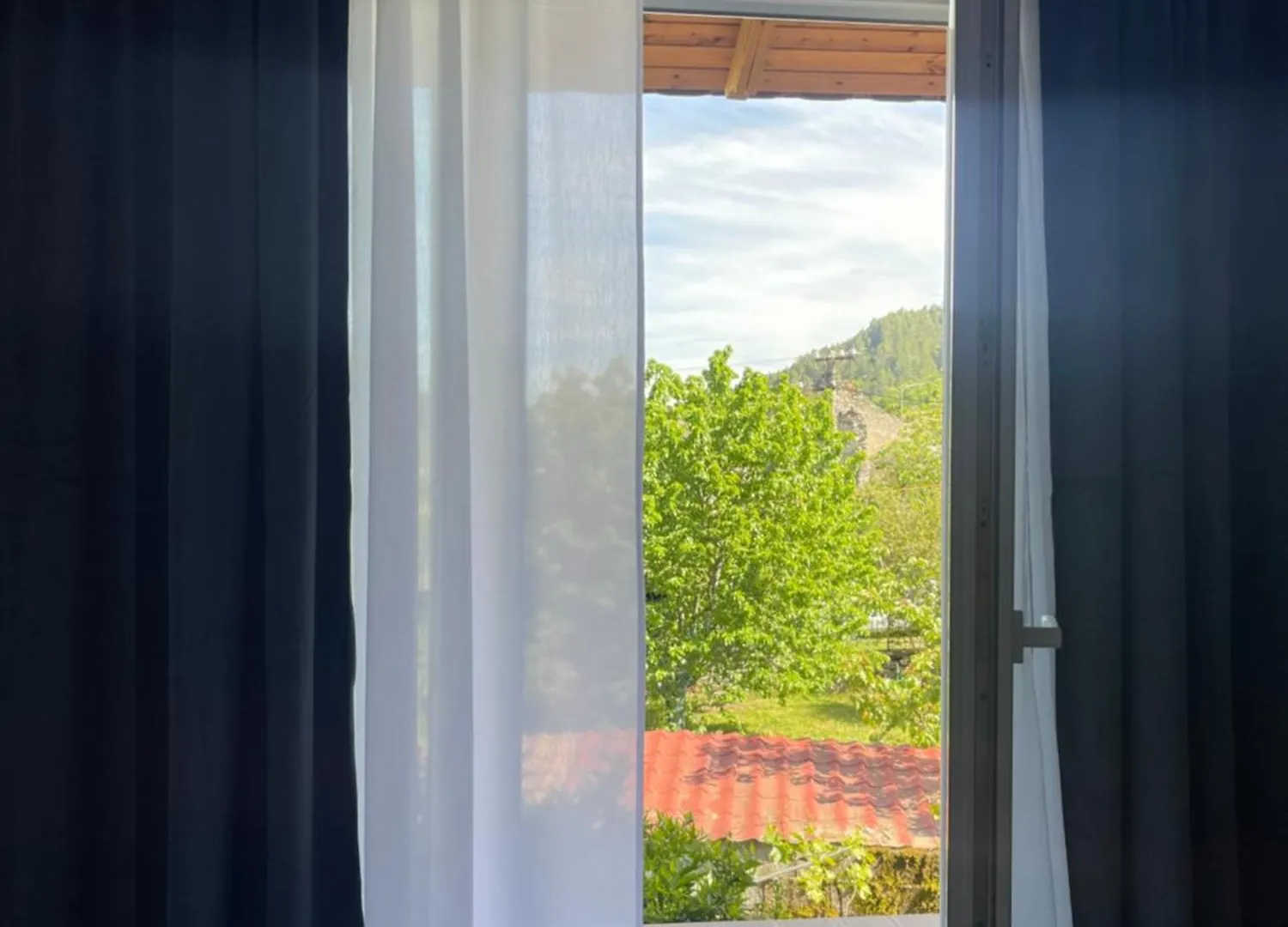 Shtepia Me Lule Hotel Permet 0*,  Albania