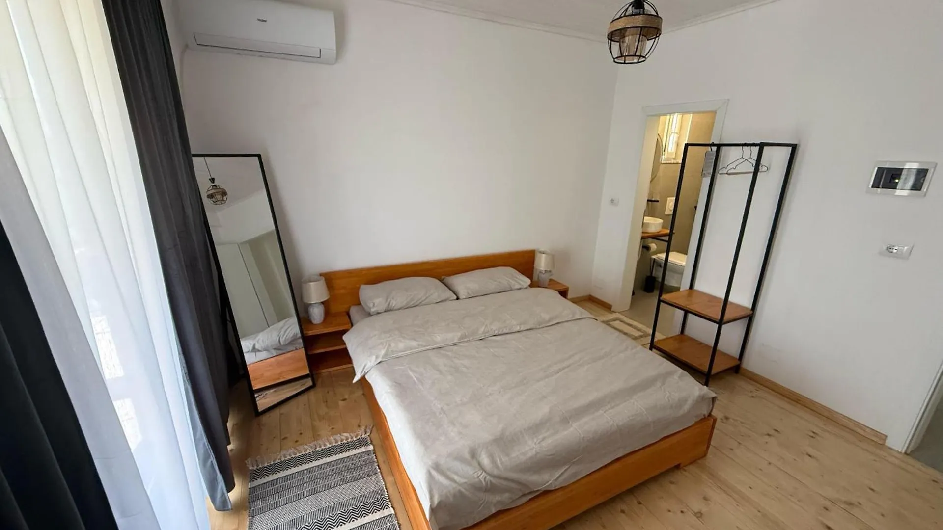 Shtepia Me Lule Hotel Permet Albania